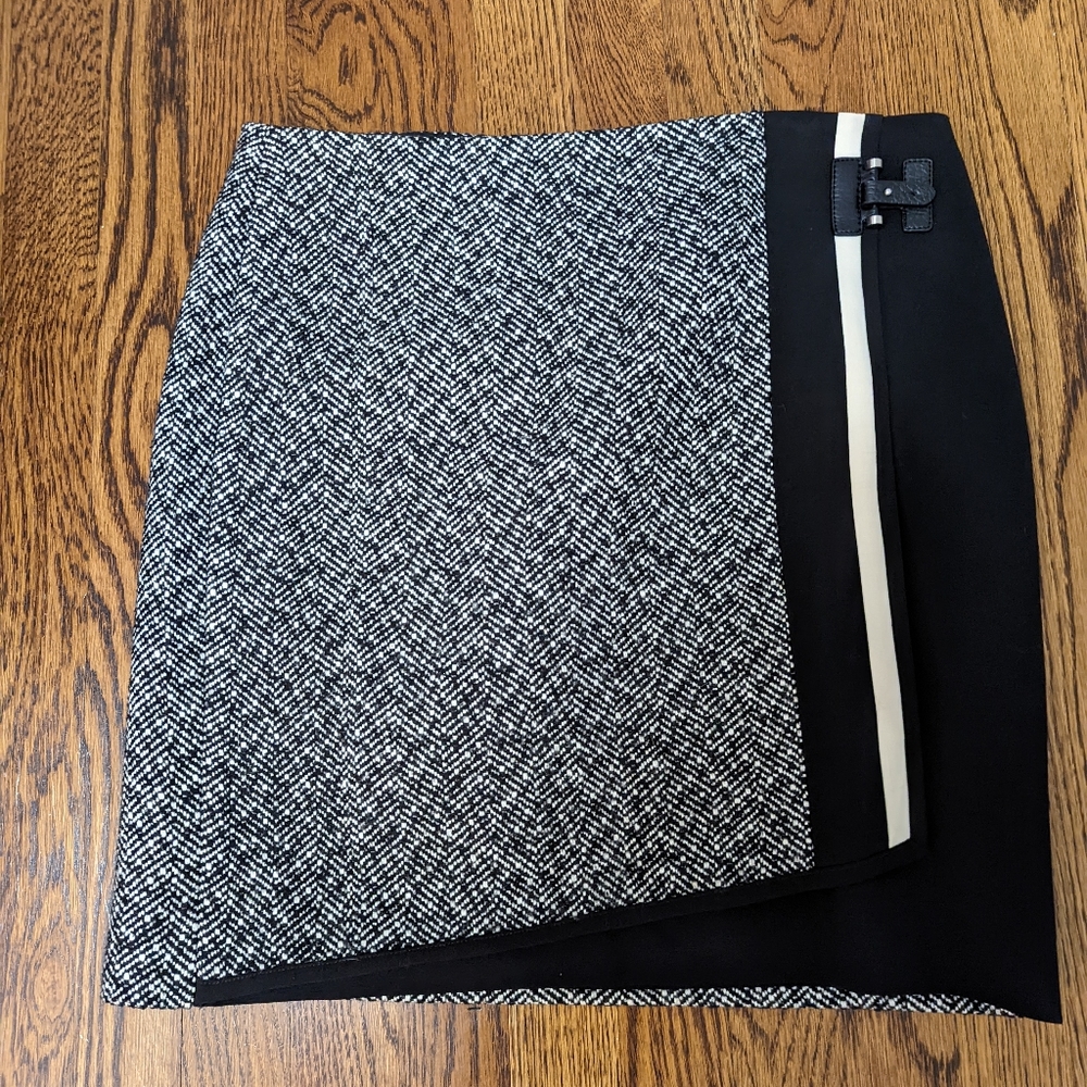 White House Black Market Black and White Mini Skirt